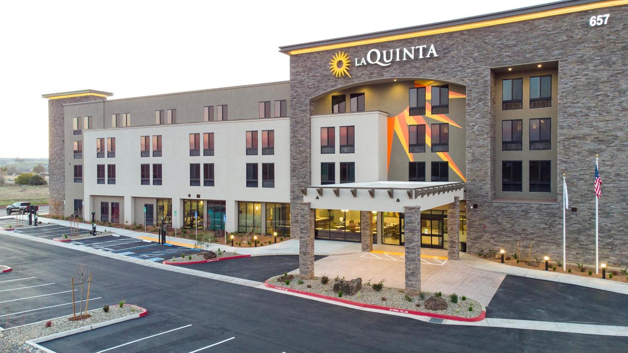 La Quinta Inn And Suites By Wyndham 링컨 외부 사진