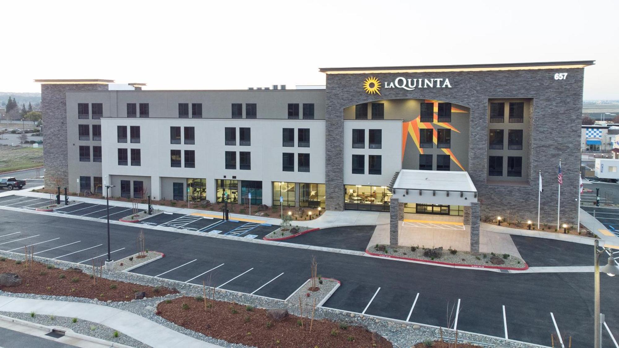 La Quinta Inn And Suites By Wyndham 링컨 외부 사진